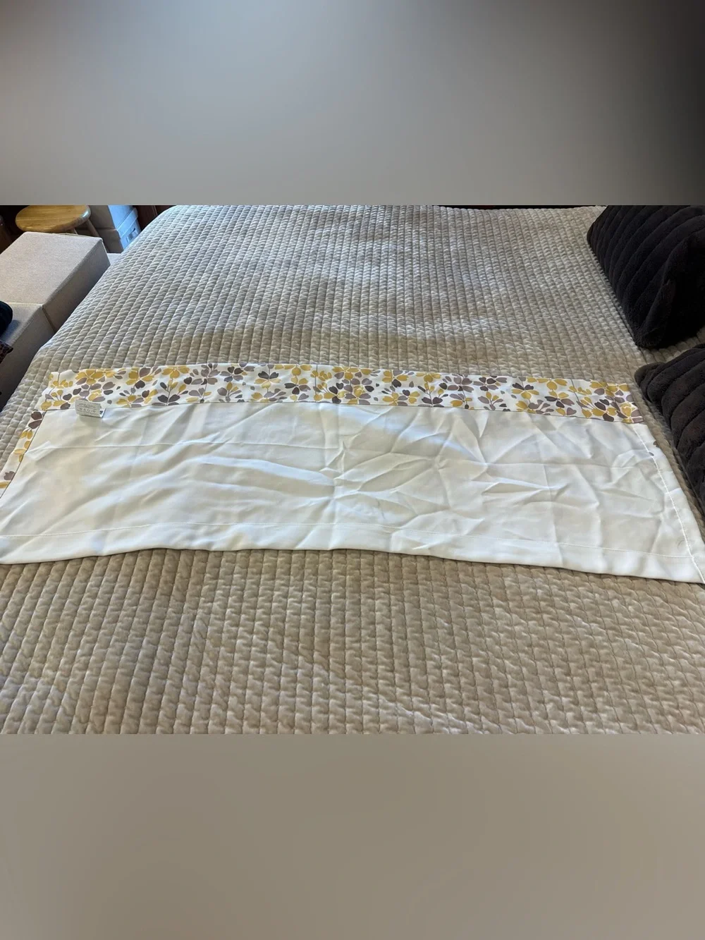 Set of 4 White Floral Curtain Valance with Yellow and Gray Brown Leaves